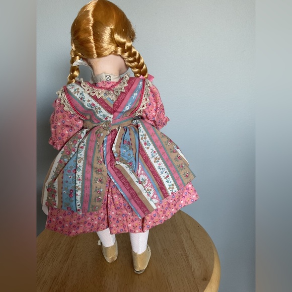 Madame Alexander McGuffey Ana doll - Picture 3 of 9